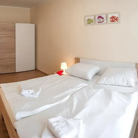New Luxury * Praag