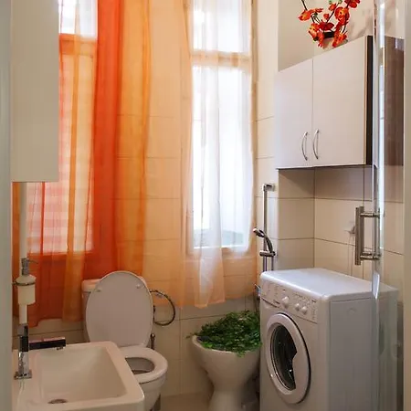 New Luxury * Praag