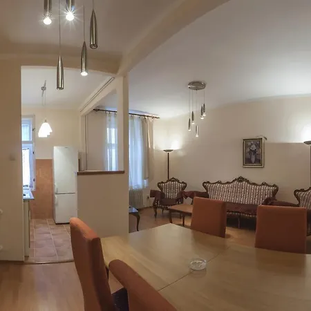 New Luxury * Praag